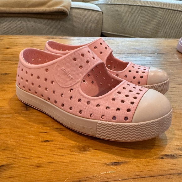 Native slip ons - Picture 1 of 3